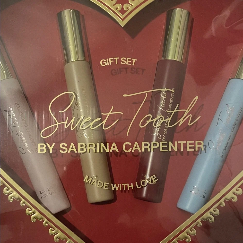 Sabrina Carpenter Sweet Tooth Lip Gloss Set